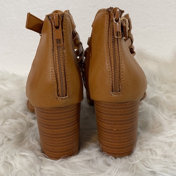 Charlotte Russe Open Toe Block Heel Size 11 - Picture 3 of 7